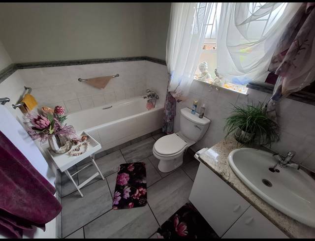 2 BEDROOM HOUSE FOR SALE IN VANDERBIJLPARK SW 5